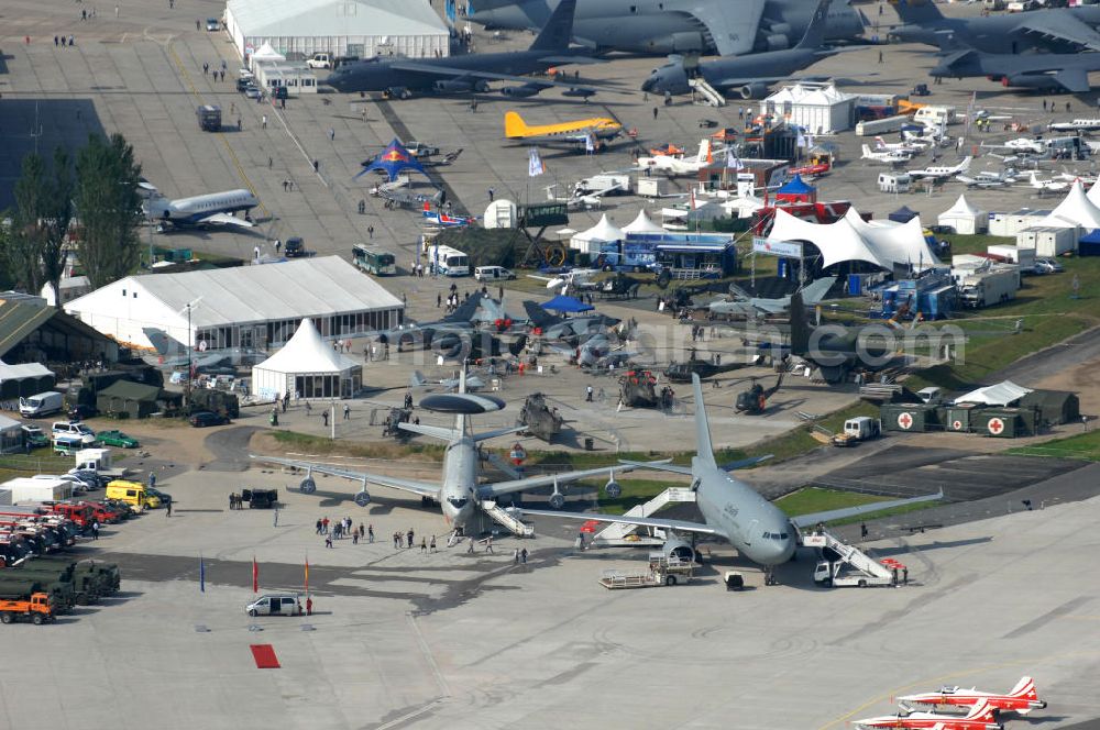 Aerial image Schönefeld - Blick auf das Ausstellungsgelände der Internationalen Luftfahrtshow ILA 2010 auf dem Gelände des Flughafen Berlin-Schönefeld wenige Minuten vor der Eröffnung. View of the exhibition grounds of the International Air Show ILA 2010 on the grounds of the airport Berlin-Schönefeld few minutes before the opening.