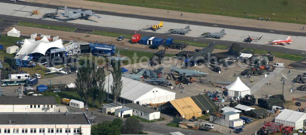 Schönefeld from the bird's eye view: Blick auf das Ausstellungsgelände der Internationalen Luftfahrtshow ILA 2010 auf dem Gelände des Flughafen Berlin-Schönefeld wenige Minuten vor der Eröffnung. View of the exhibition grounds of the International Air Show ILA 2010 on the grounds of the airport Berlin-Schönefeld few minutes before the opening.