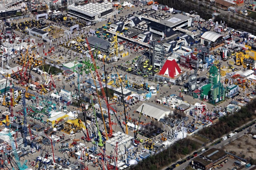 Aerial photograph München - Exhibition grounds and exhibition halls of the bauma, world's leading trade fair for construction machinery and vehicles in Munich in the state Bavaria