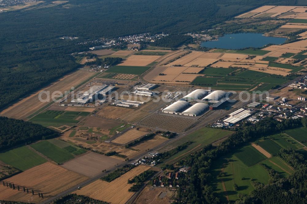 Rheinstetten from the bird's eye view: Exhibition grounds and exhibition halls of the DM Arena, Karlsruher Messe- and Kongress GmbH in the district Forchheim in Rheinstetten in the state Baden-Wuerttemberg, Germany