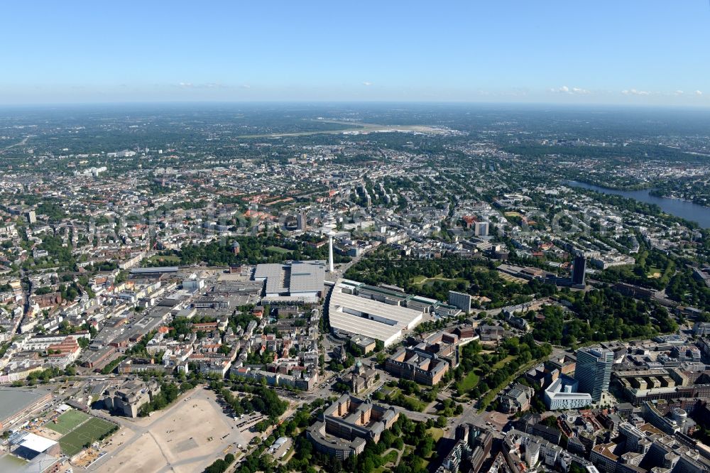 Hamburg from above - Exhibition grounds and exhibition halls of the Hamburg Messe und Congress GmbH in Hamburg