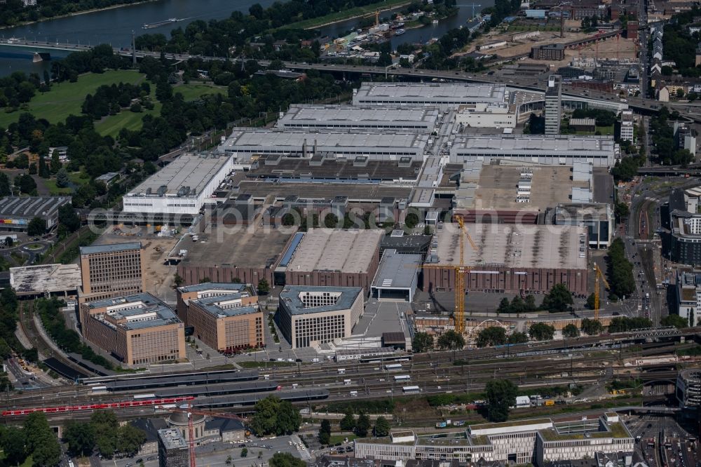 Köln from above - Exhibition grounds and exhibition halls of the Koelnmesse on Deutz-Muelheimer Strasse in the district Deutz in Cologne in the state North Rhine-Westphalia, Germany