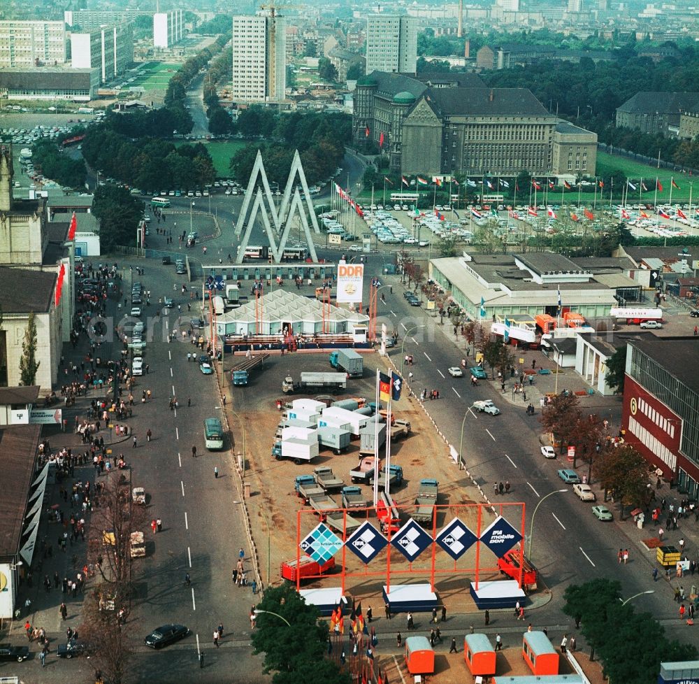 Leipzig from the bird's eye view: Exhibition grounds and exhibition halls of the Leipziger Messe in Leipzig in the state Saxony