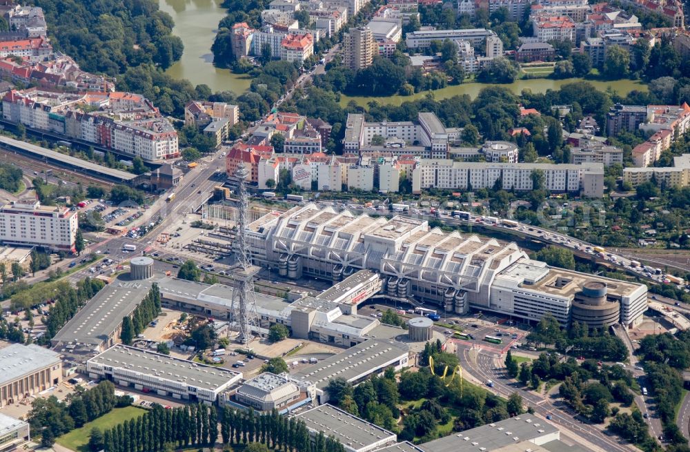 Berlin from the bird's eye view: Exhibition grounds and exhibition halls of the Messe Berlin GmbH on Funkturm - Messedamm - Kongresszentrum ICC in the district Charlottenburg in Berlin, Germany