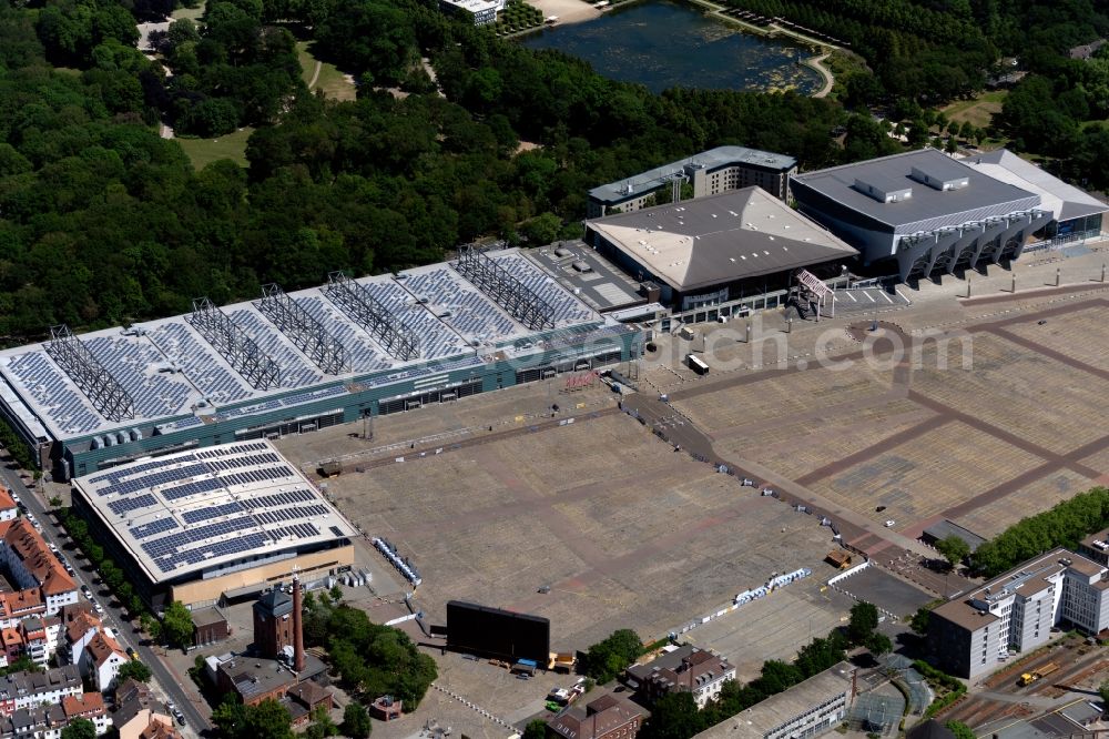 Aerial photograph Bremen - Exhibition grounds and exhibition halls of the Messe Bremen und der OeVB-Arena an der Findorffstrasse in Bremen in Germany