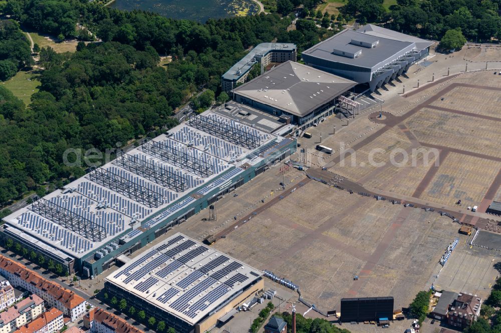 Bremen from the bird's eye view: Exhibition grounds and exhibition halls of the Messe Bremen und der OeVB-Arena an der Findorffstrasse in Bremen in Germany