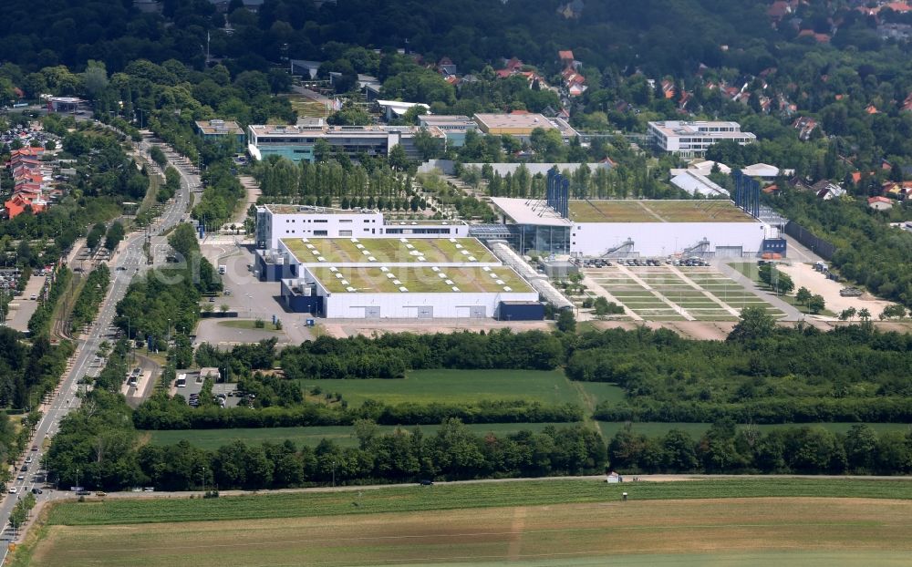 Erfurt from the bird's eye view: Exhibition grounds and exhibition halls of the Messe compound in the Hochheim part of Erfurt in the state of Thuringia