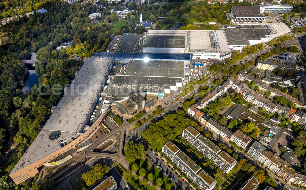 Aerial image Essen - Fair and exhibition halls of Messe Essen in Essen in North Rhine-Westphalia. In the foreground is the Gruga Carree