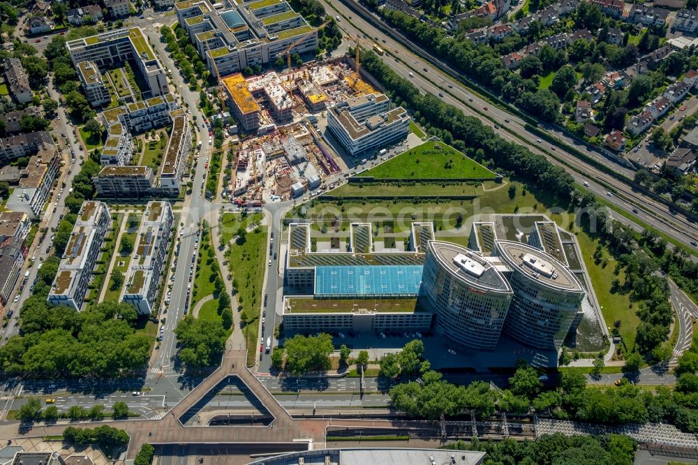 Essen from above - Exhibition grounds and exhibition halls of the Messe and view of the Ruettenscheid part of Essen in the state of North Rhine-Westphalia. The foreground shows Gruga-Carree