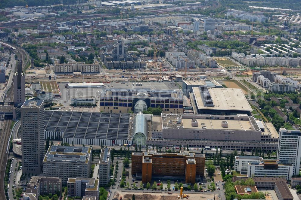 Frankfurt am Main from above - Exhibition grounds and exhibition halls of the Messe Frankfurt in Frankfurt in the state Hesse