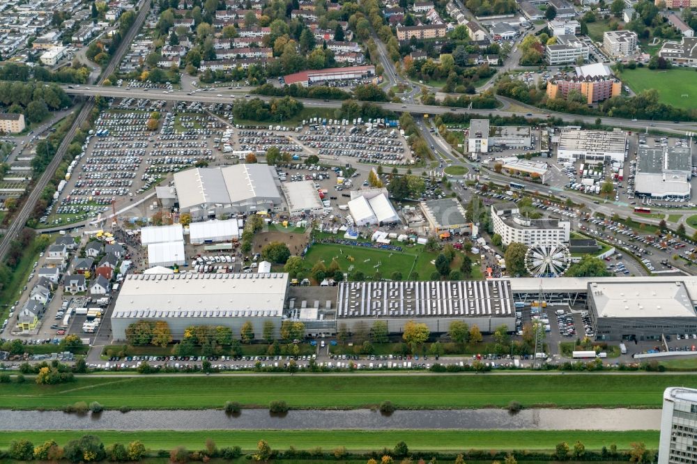 Aerial photograph Offenburg - Exhibition grounds and exhibition halls of the Messe Offenburg-Ortenau GmbH on Schutterwaelder Strasse in Offenburg in the state Baden-Wuerttemberg, Germany