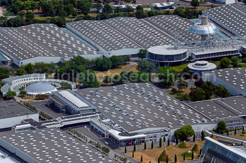 Laatzen from the bird's eye view: Exhibition grounds and exhibition halls of the Messegelaende Hannover in Laatzen in the state Lower Saxony, Germany