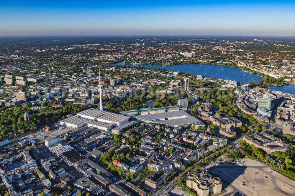 Hamburg from the bird's eye view: Exhibition grounds and exhibition halls of the Neue Messe at the broadcasting tower Heinrich-Hertz-Turm in Hamburg, Germany