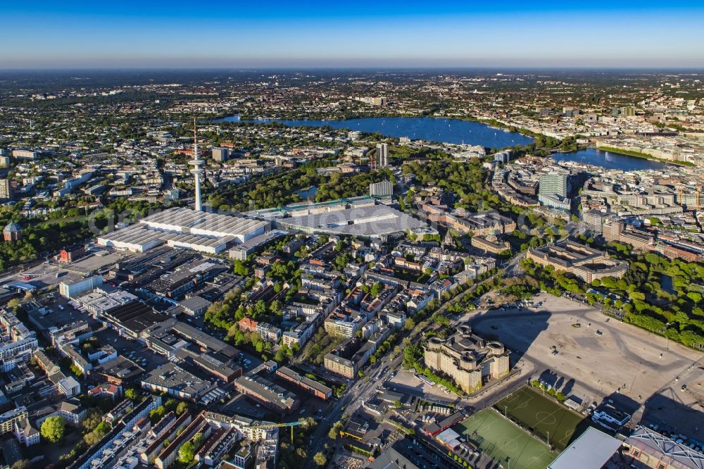 Aerial photograph Hamburg - Exhibition grounds and exhibition halls of the Neue Messe at the broadcasting tower Heinrich-Hertz-Turm in Hamburg, Germany