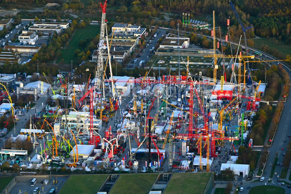 Aerial photograph München - Exhibition grounds and exhibition halls of the bauma on street Am Messefreigelaende in the district Trudering-Riem in Munich in the state Bavaria, Germany