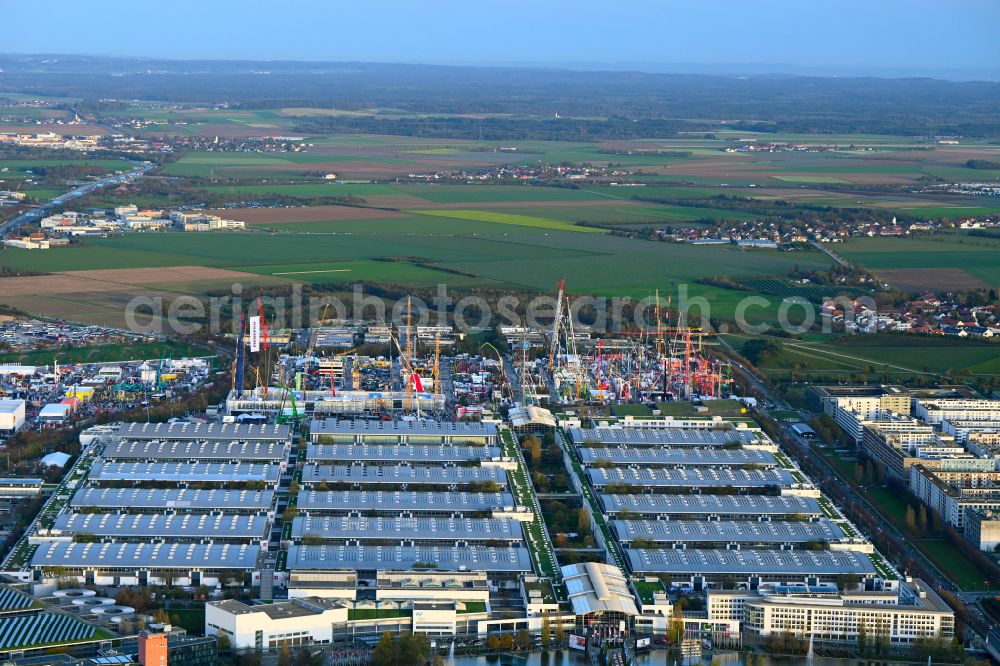 Aerial photograph München - Exhibition grounds and exhibition halls of the bauma on street Am Messefreigelaende in the district Trudering-Riem in Munich in the state Bavaria, Germany