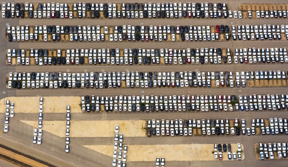 Regensburg from the bird's eye view: Industrial area of the BMW - automotive plant in Regensburg in Bavaria