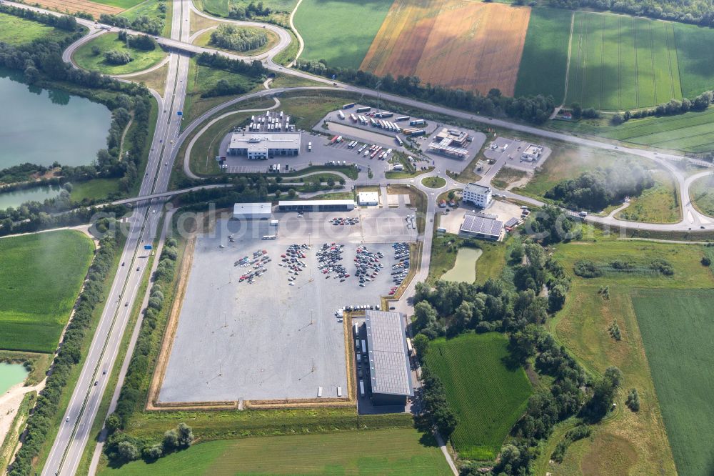 Aerial image Pilsting - Parking and storage space for automobiles of Autoauktionshaus Copart Deutschland GmbH on Esso Autohof Pilsting in Pilsting in the state Bavaria, Germany