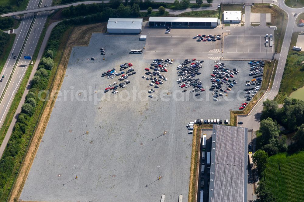 Pilsting from above - Parking and storage space for automobiles of Autoauktionshaus Copart Deutschland GmbH in Pilsting in the state Bavaria, Germany