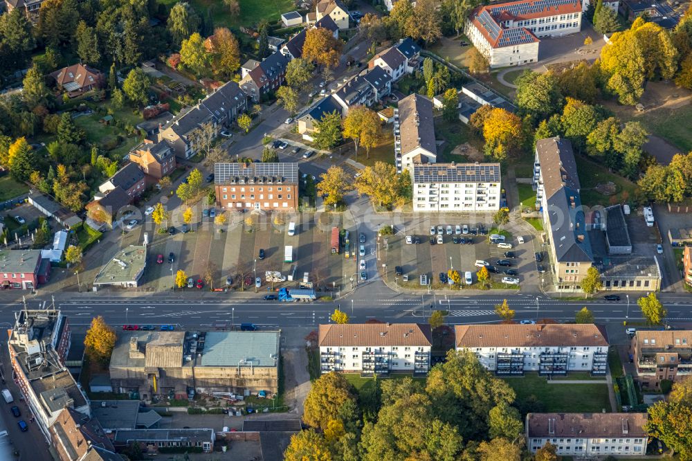 Aerial photograph Bottrop - Parking and storage space for automobiles on Boyer Markt in the district Eigen in Bottrop at Ruhrgebiet in the state North Rhine-Westphalia, Germany