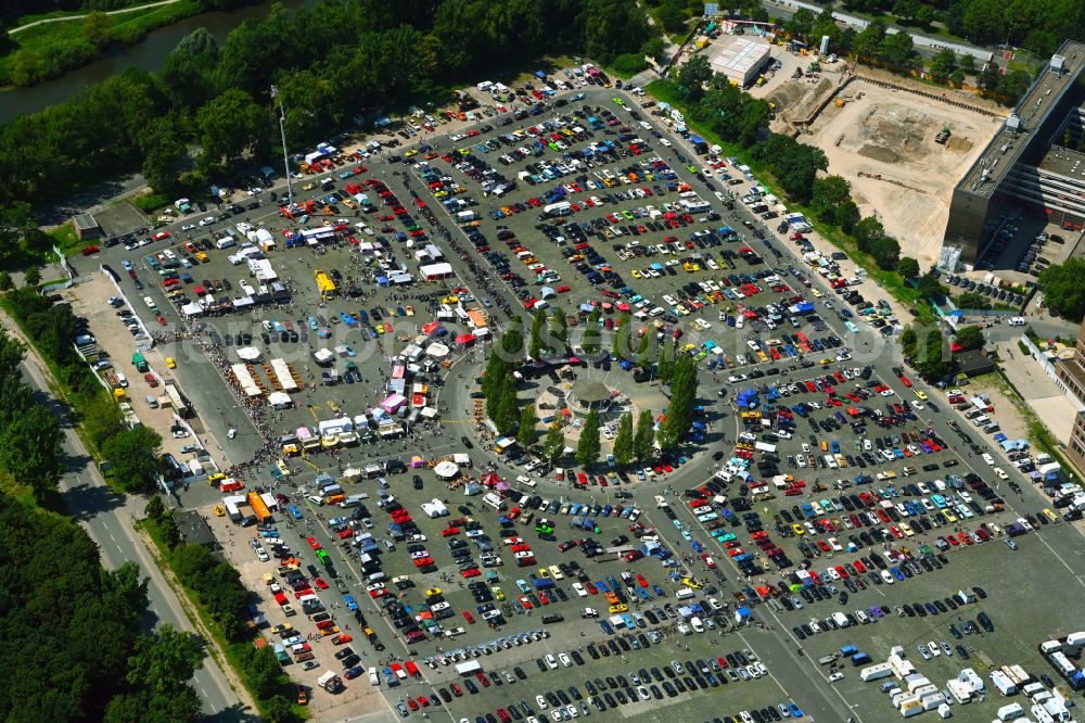 Aerial image Hannover - Parking and storage space for automobiles Street Mag Show Das American Car- and Bike-Festival on street Bruchmeisterallee auf dem Schuetzenplatz in the district Calenberger Neustadt in Hannover in the state Lower Saxony, Germany