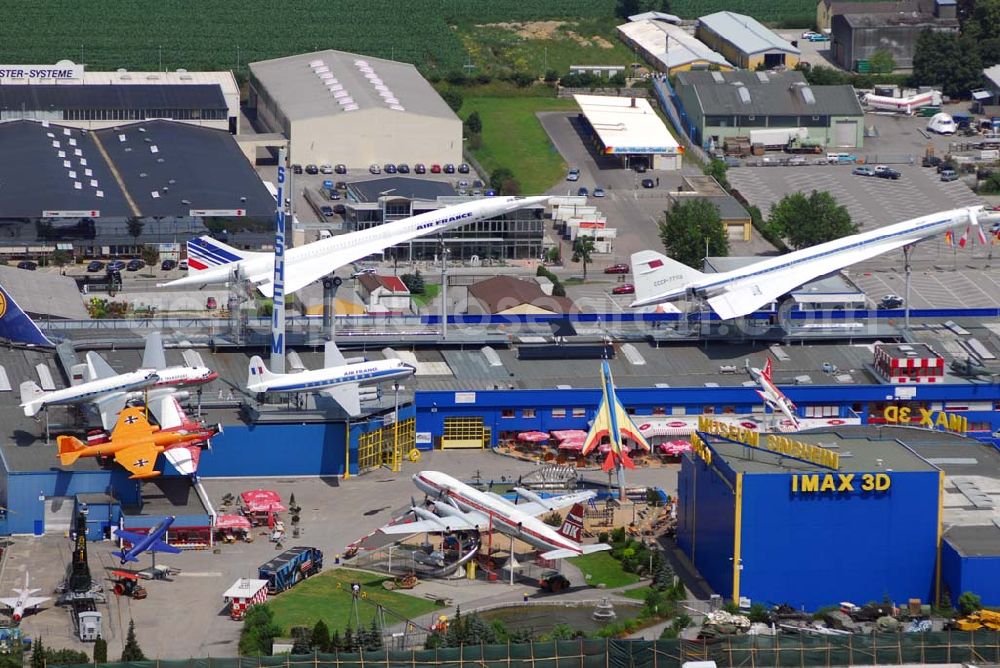 Aerial image Sinsheim - Auto & Technik Museum Sinsheim. Auf 30.000 qm Hallenfläche befinden sich hier mehr als 3.000 Exponate, darunter die Concorde der Air France, Oldtimer, Flugzeuge, Formel-1-Wagen, Motorräder und Lokomotiven. Auf dem Gelände ist auch das IMAX 3D Filmtheater. Kontakt: Auto & Technik MUSEUM SINSHEIM / IMAX 3D Filmtheater, Museumsplatz, D-74889 Sinsheim, Tel.: 0049 (0) 7261 / 9299-0, Fax: 0049 (0) 7261 / 13916,