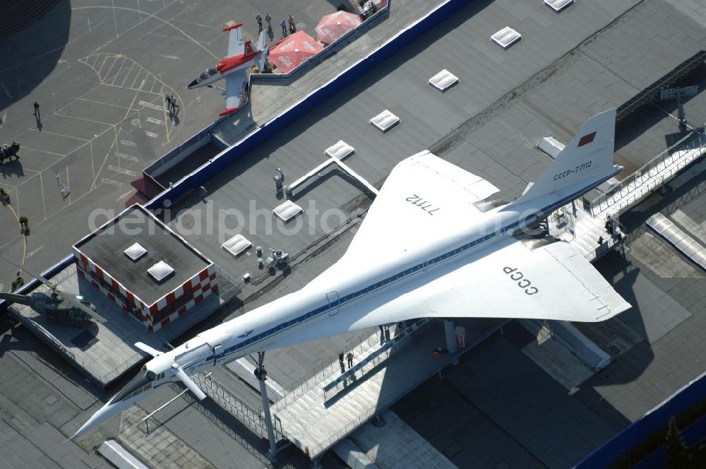 Sinsheim from above - Auto & Technik Museum Sinsheim. Auf 30.000 qm Hallenfläche befinden sich hier mehr als 3.000 Exponate, darunter die Concorde der Air France,die russische TU-144, Oldtimer, Flugzeuge, Formel-1-Wagen, Motorräder und Lokomotiven. Auf dem Gelände ist auch das IMAX 3D Filmtheater. Kontakt: Auto & Technik MUSEUM SINSHEIM / IMAX 3D Filmtheater, Museumsplatz, D-74889 Sinsheim, Tel.: 0049 (0) 7261 / 9299-0, Fax: 0049 (0) 7261 / 13916,