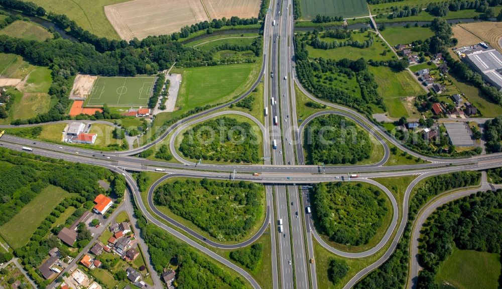 Aerial photograph Bad Salzuflen - Routing and traffic lanes during the highway exit and access the motorway A 2 - B239 in Bad Salzuflen in the state North Rhine-Westphalia