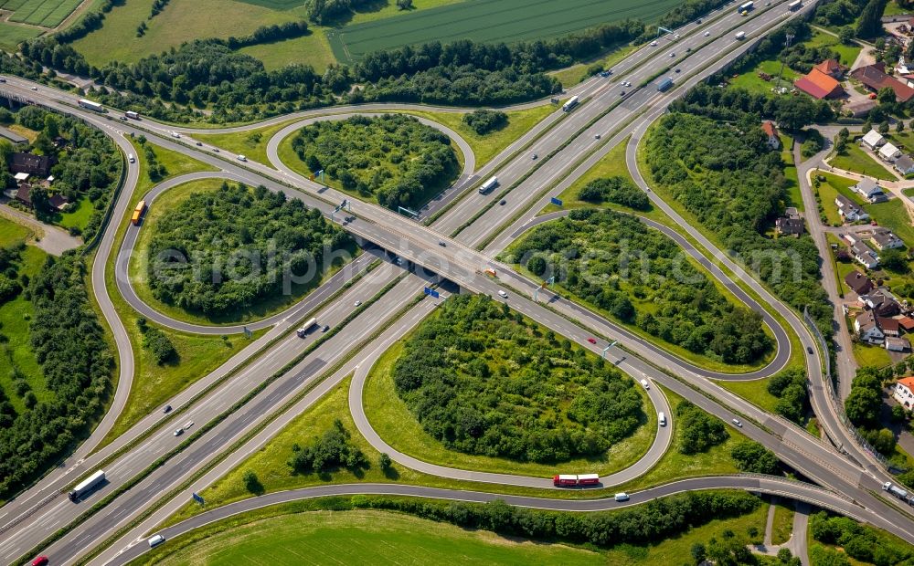 Bad Salzuflen from above - Routing and traffic lanes during the highway exit and access the motorway A 2 - B239 in Bad Salzuflen in the state North Rhine-Westphalia