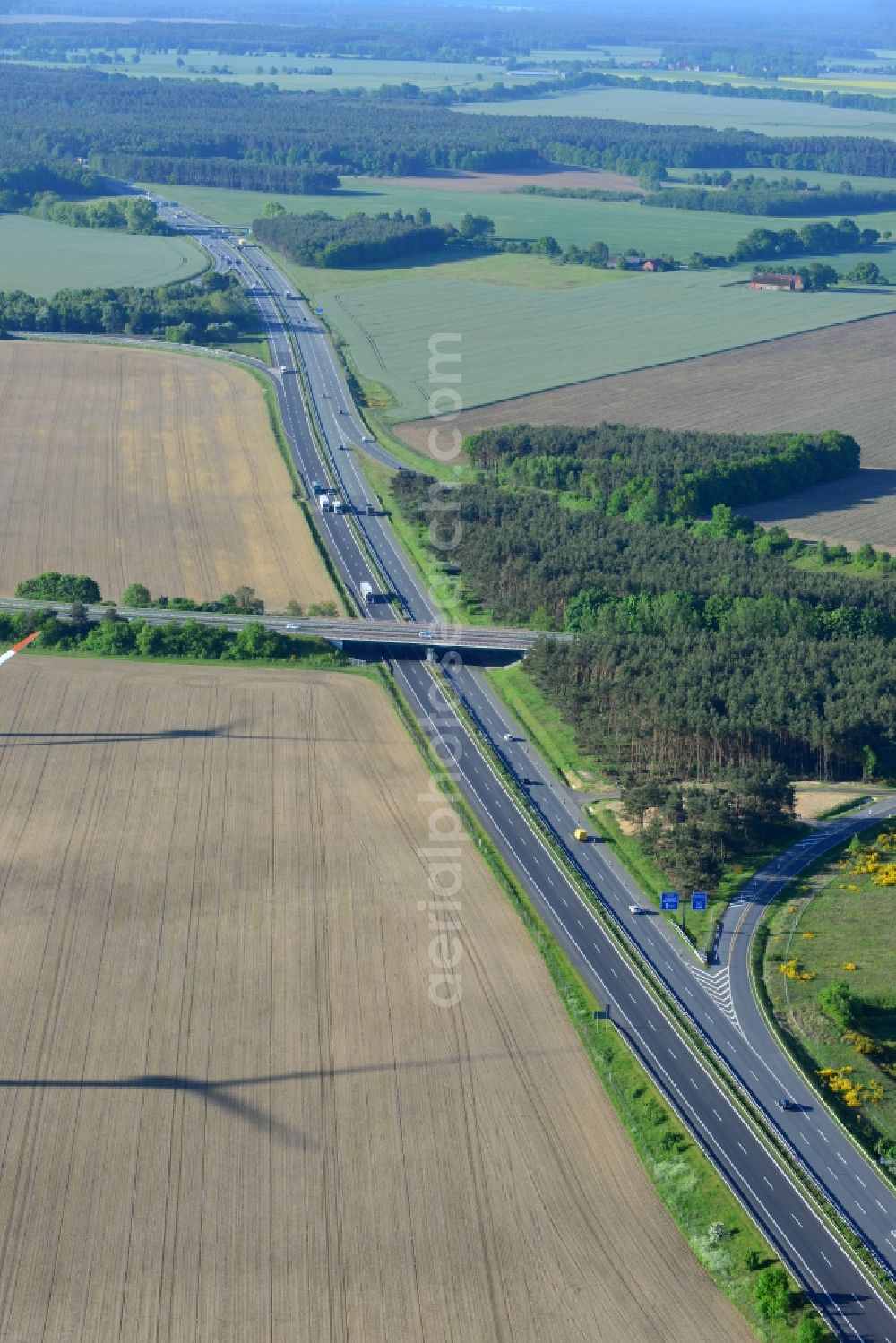 Wittstock/Dosse from above - Routing and traffic lanes during the highway exit and access the motorway near Wittstock/Dosse in the state Brandenburg