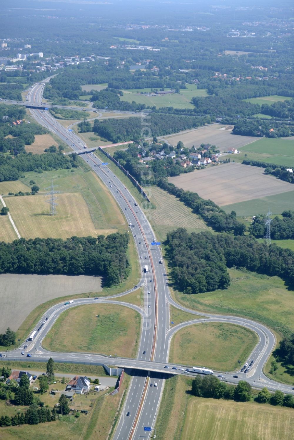 Aerial photograph Bielefeld - Routing and traffic lanes during the highway exit and access the motorway A 33 Bielefeld-Senne in Bielefeld in the state North Rhine-Westphalia