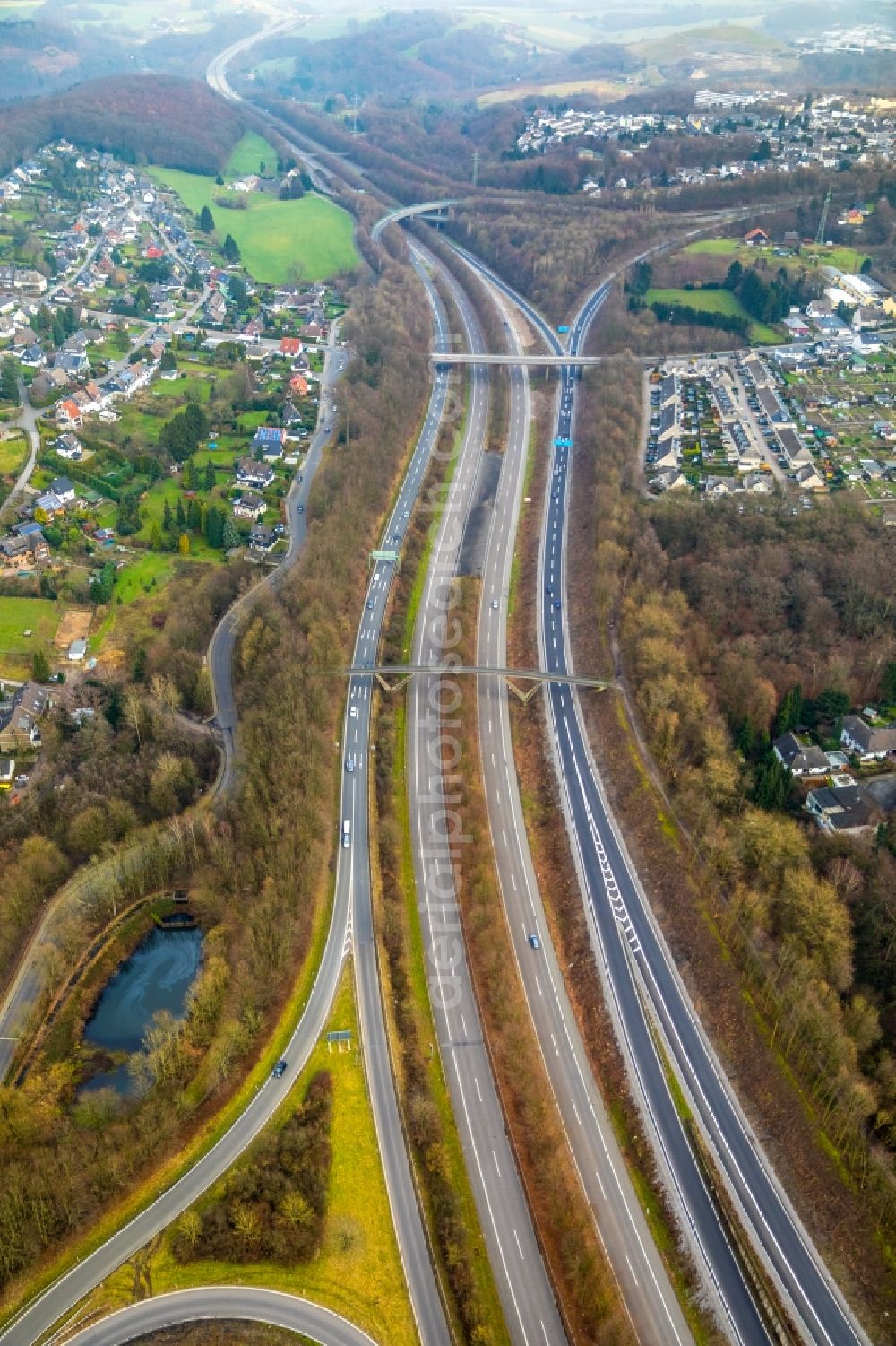 Aerial image Velbert - Routing and traffic lanes during the highway exit and access the motorway A 44 on triangel Velbert-Nord in Velbert in the state North Rhine-Westphalia, Germany