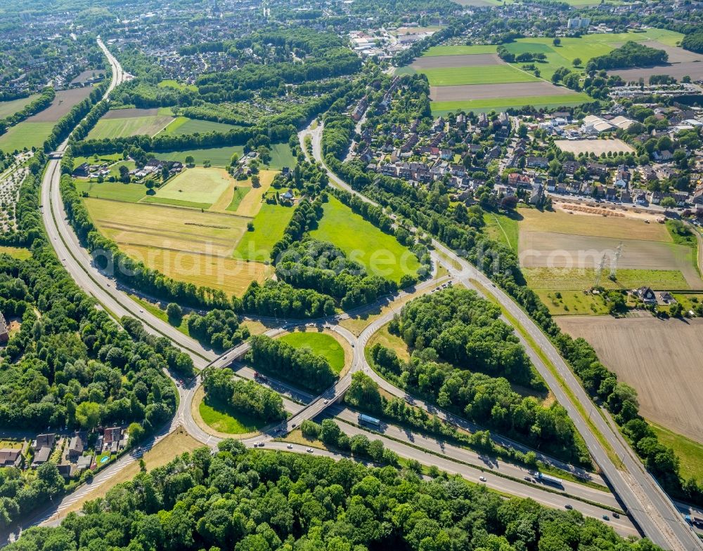 Gelsenkirchen from above - Routing and traffic lanes during the highway exit and access the motorway A 52 Gelsenkirchen Buer West in Gelsenkirchen in the state North Rhine-Westphalia, Germany