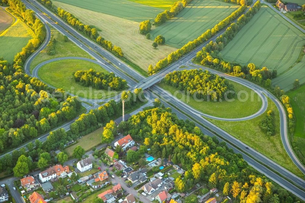 Aerial image Hamm - Routing and traffic lanes during the highway exit and access the motorway A 1 Hamm-Bergkamen in the district Ruenthe in Hamm in the state North Rhine-Westphalia, Germany