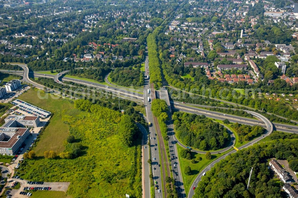 Aerial image Dortmund - Routing and traffic lanes during the highway exit and access the motorway A 40 cross B236 in Dortmund in the state North Rhine-Westphalia