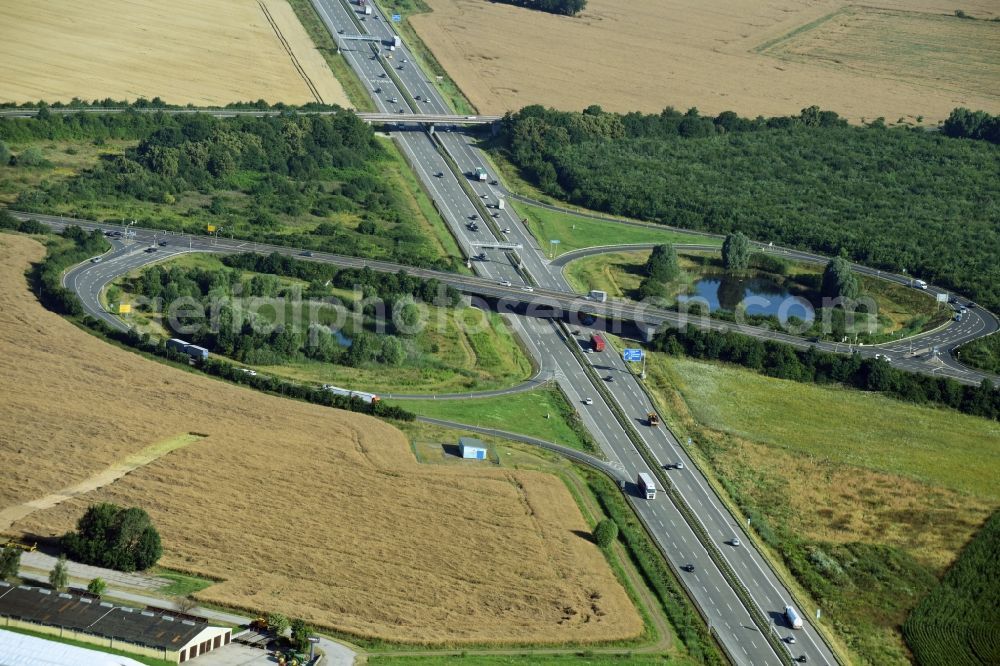 Aerial photograph Leipzig - Routing and traffic lanes during the highway exit and access the motorway A 14 Leipzig-Ost in Leipzig in the state Saxony