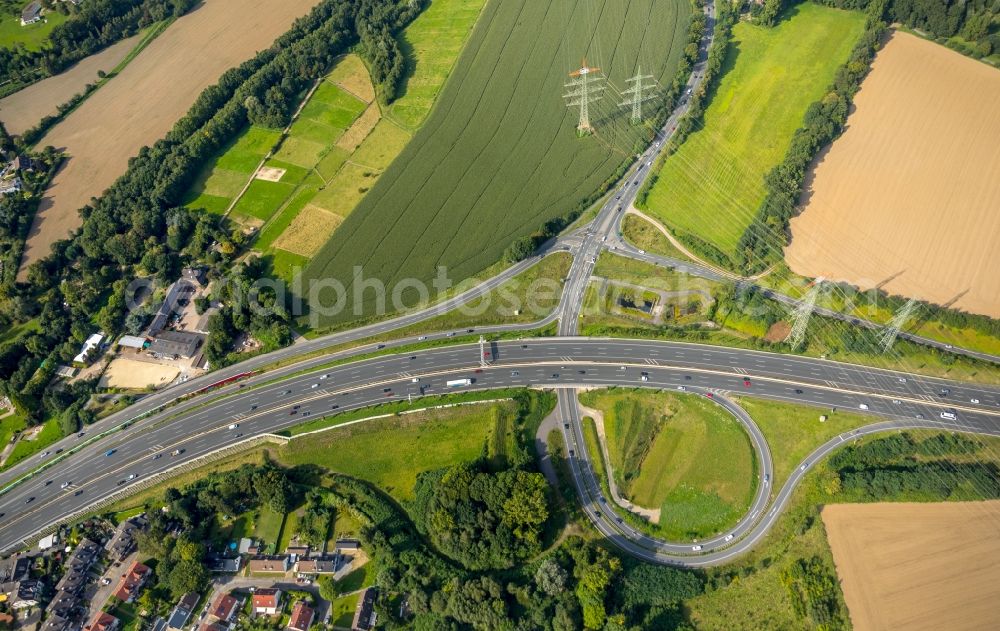 Leithe from above - Routing and traffic lanes during the highway exit and access the motorway A 40 in Leithe in the state North Rhine-Westphalia, Germany