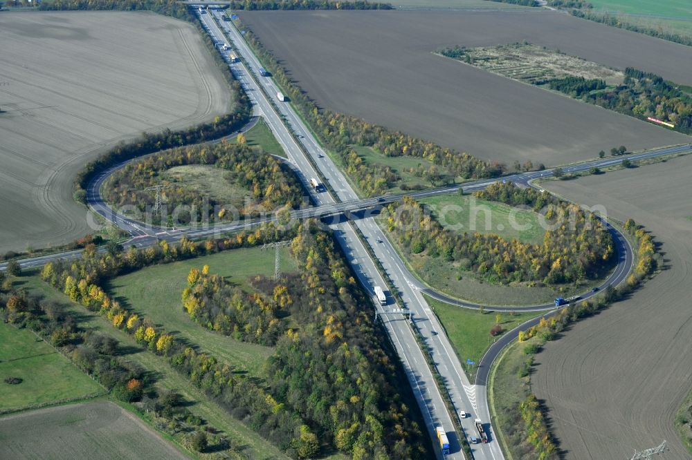 Aerial image Sülzetal - Routing and traffic lanes during the highway exit and access the motorway A 14 Magdeburg-Reform in the district Beyendorf-Sohlen in Suelzetal in the state Saxony-Anhalt, Germany