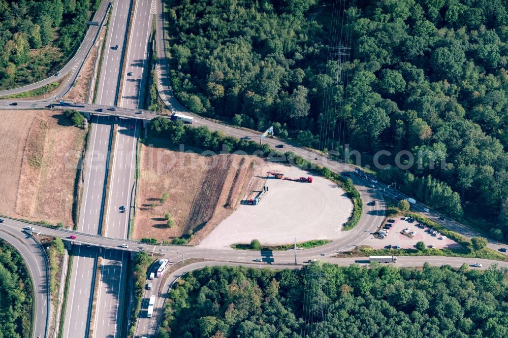 Aerial photograph Offenburg - Routing and traffic lanes during the highway exit and access the motorway A 5 Offenburg in Offenburg in the state Baden-Wurttemberg, Germany