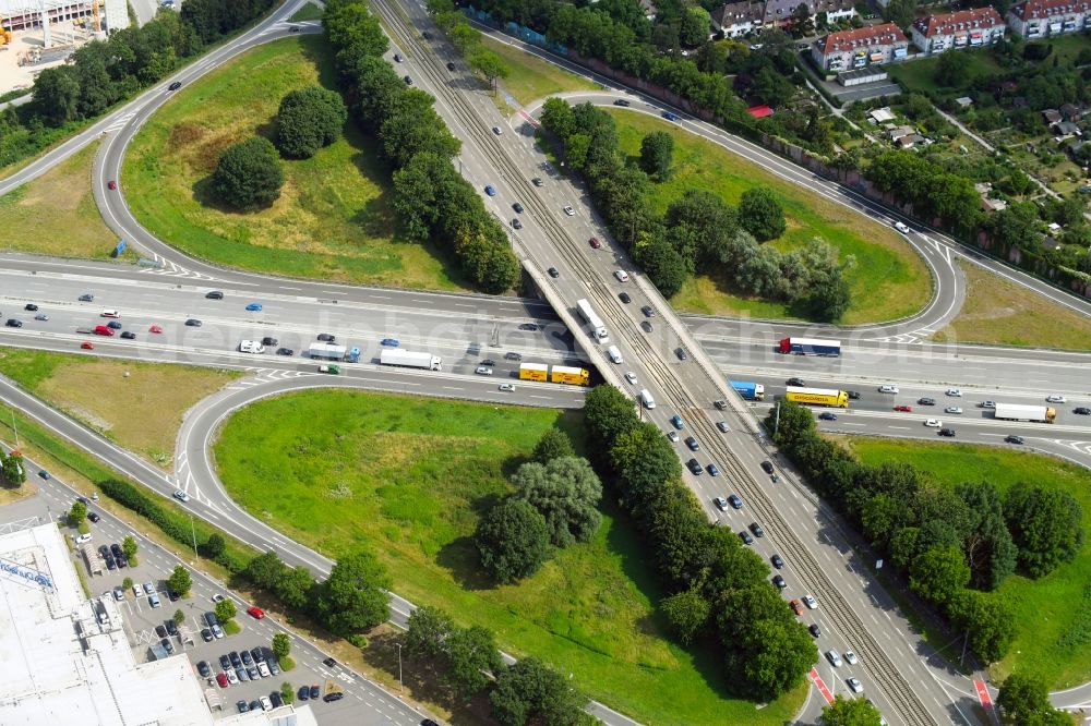 Karlsruhe from the bird's eye view: Routing and traffic lanes during the highway exit and access the motorway A 5 in the district Durlach in Karlsruhe in the state Baden-Wurttemberg, Germany