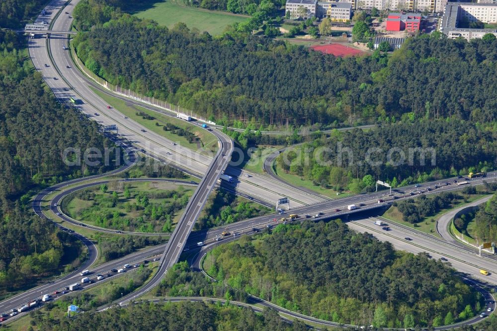 Aerial image Stahnsdorf - Routing and traffic lanes during the highway exit and access the motorway A115 - E51 Potsdam-Babelsberg in the state Brandenburg