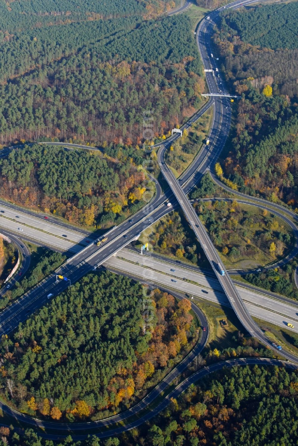 Aerial image Potsdam - Routing and traffic lanes during the highway exit and access the motorway A115 - E51 Potsdam-Babelsberg in the state Brandenburg