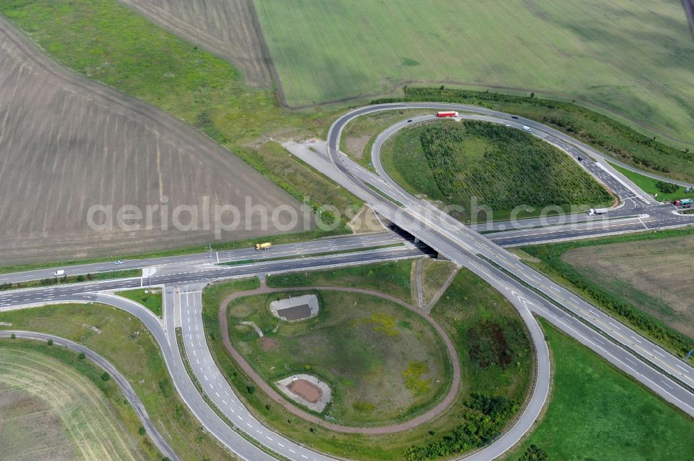 Aerial image Bennstedt - Routing and traffic lanes during the highway exit and access the motorway A 143 to the B80 in Bennstedt in the state Saxony-Anhalt, Germany