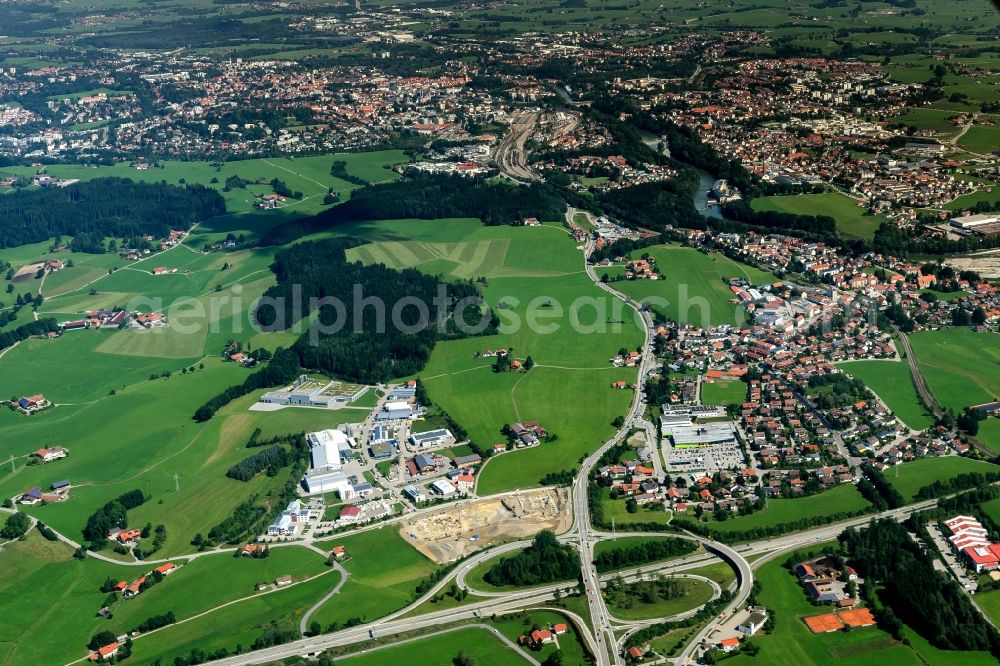 Aerial image Waltenhofen - Routing and traffic lanes during the highway exit and access the motorway A 980 to the B19 in the district Hegge in Waltenhofen in the state Bavaria