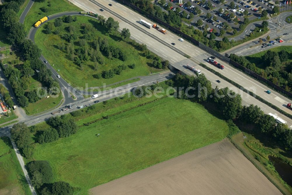 Burgwedel from above - Routing and traffic lanes during the highway exit Grossburgwedel and access the motorway A 7 in Burgwedel in the state of Lower Saxony