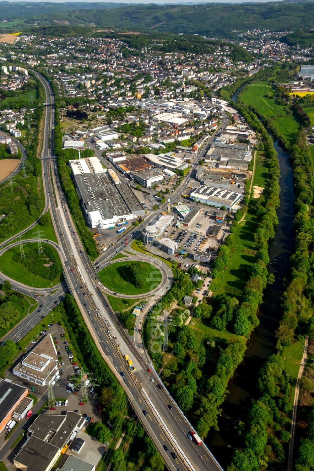 Hagen from above - Routing and traffic lanes during the highway exit and access the motorway of the higways A46 in Hagen in the state North Rhine-Westphalia