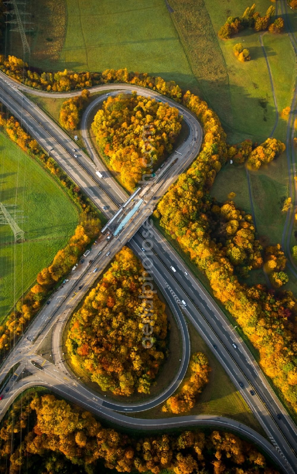 Aerial photograph Witten - Routing and traffic lanes during the highway exit and access the motorway A 43 in Witten in the state of North Rhine-Westphalia