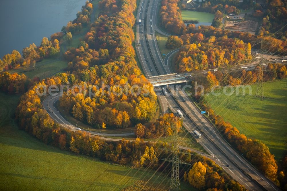 Witten from the bird's eye view: Routing and traffic lanes during the highway exit and access the motorway A 43 in Witten in the state of North Rhine-Westphalia