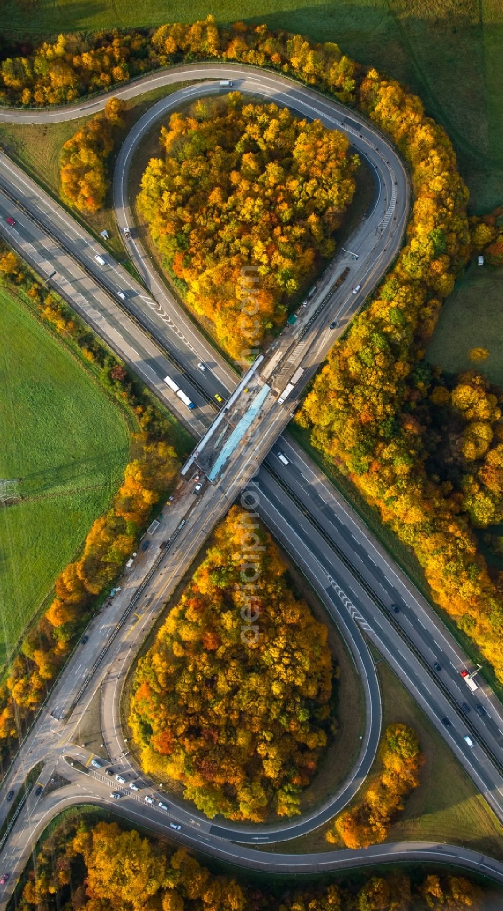 Aerial photograph Witten - Routing and traffic lanes during the highway exit and access the motorway A 43 in Witten in the state of North Rhine-Westphalia