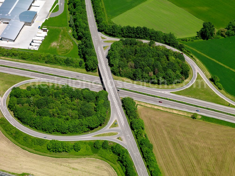 Aerial image Dettingen an der Iller - Route and lanes in the course of the exit and access of the motorway junction of the BAB A7 in Dettingen an der Iller in the state Baden-Wuerttemberg, Germany